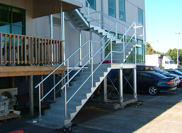 Benefits-of-steel-staircases